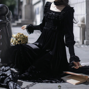 黒曜のフリルワンピース_A0360